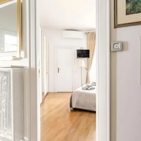 Vatican Penthouse 1 By Almond Tree Apartment Rom