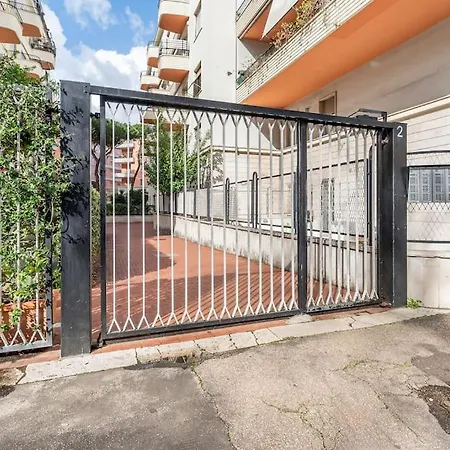 Vatican Penthouse 1 By Almond Tree Apartment *